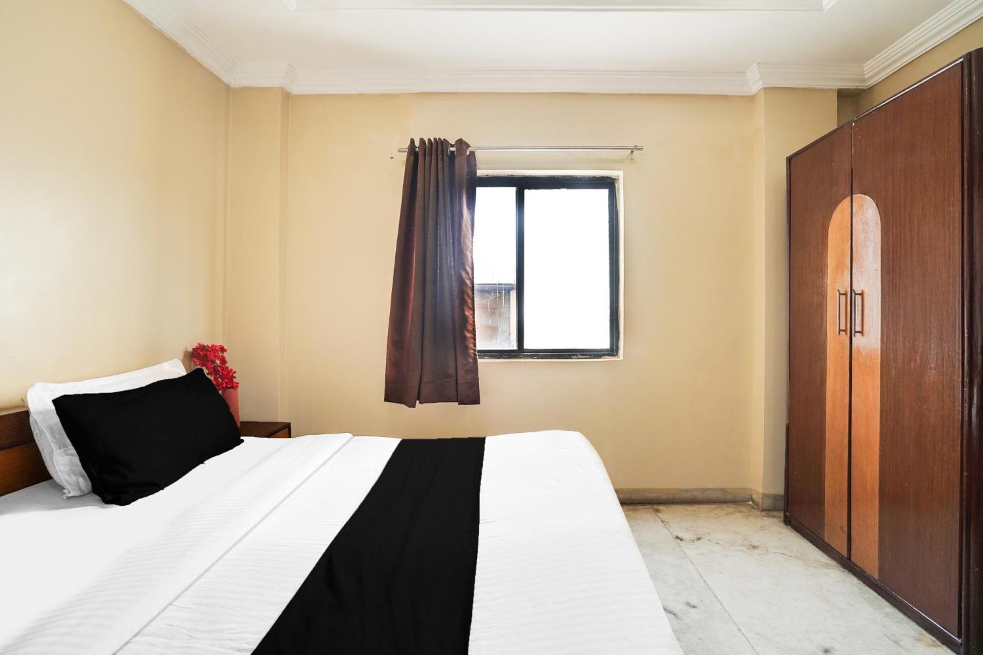 Hotel O Pithampur Formerly Ganga Residency Akolia Bagian luar foto