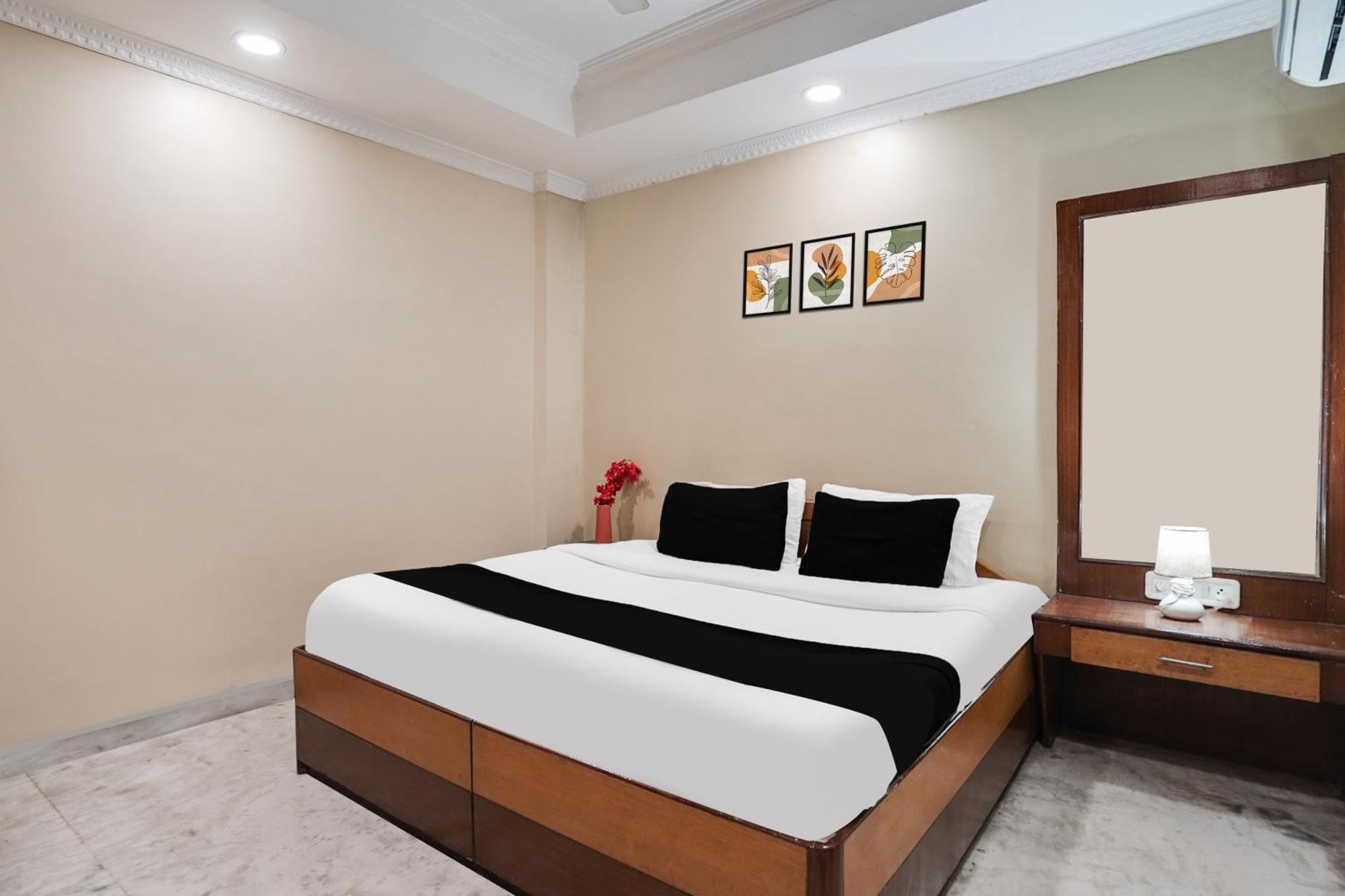 Hotel O Pithampur Formerly Ganga Residency Akolia Bagian luar foto