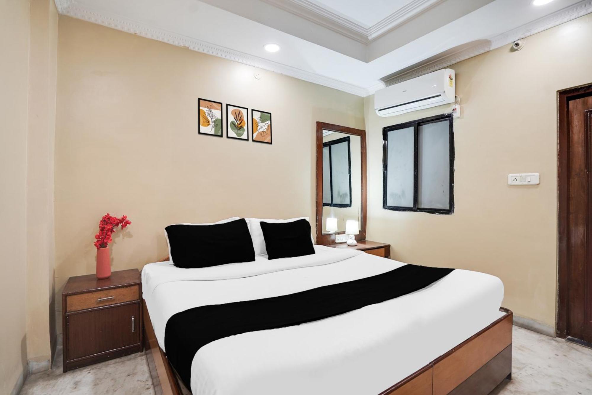 Hotel O Pithampur Formerly Ganga Residency Akolia Bagian luar foto